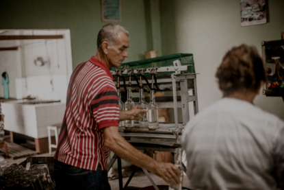 Biały rum - fabryka rumu na Kubie