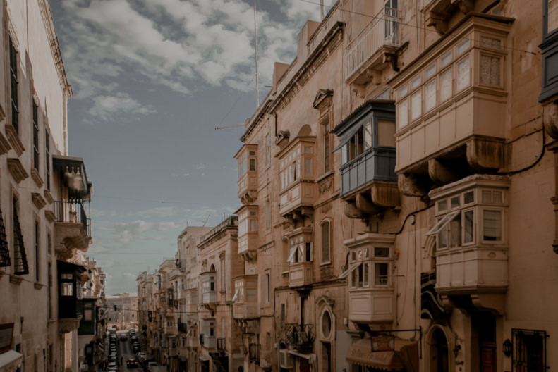 Malta - balkony w Vallettcie